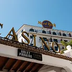 Exclusive Penthouse, With Sea And Marina Views And Private Parking, In The Heart Of Puerto Banus