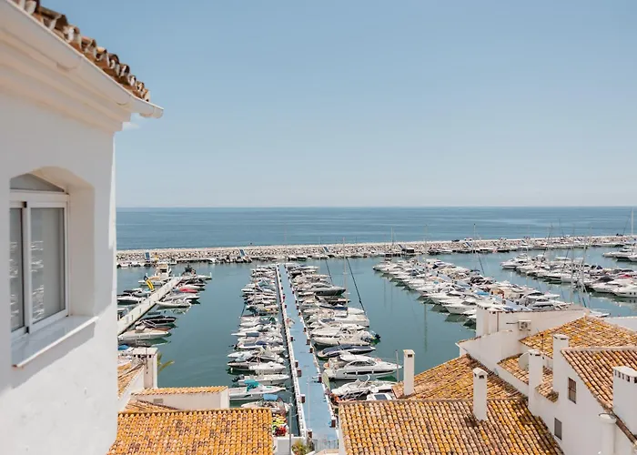 Stunning Penthouse With Sea Views And Private Parking In Puerto Banus