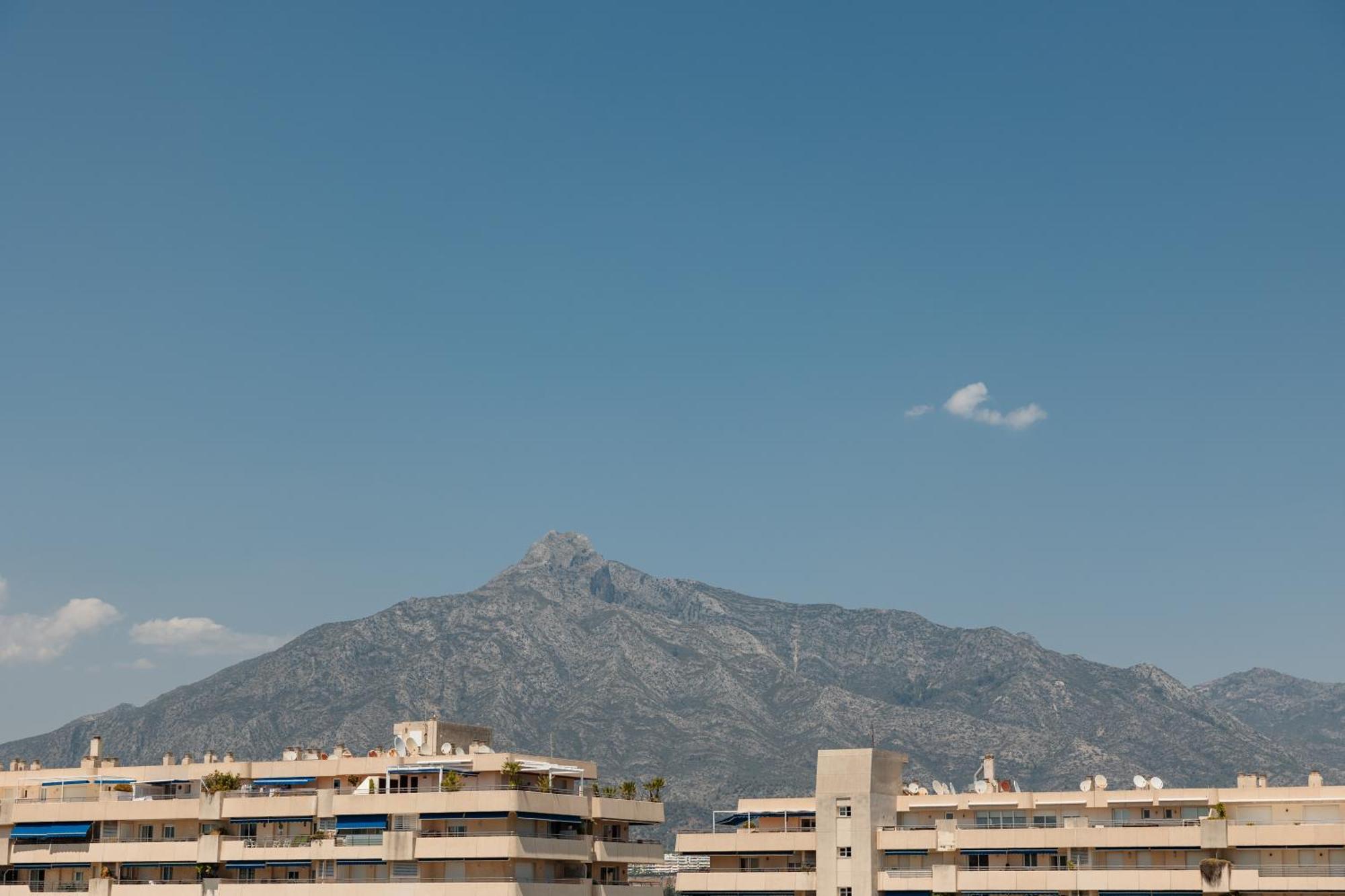 Exclusive Penthouse, With Sea And Marina Views And Private Parking, In The Heart Of Puerto Banus Apartamento