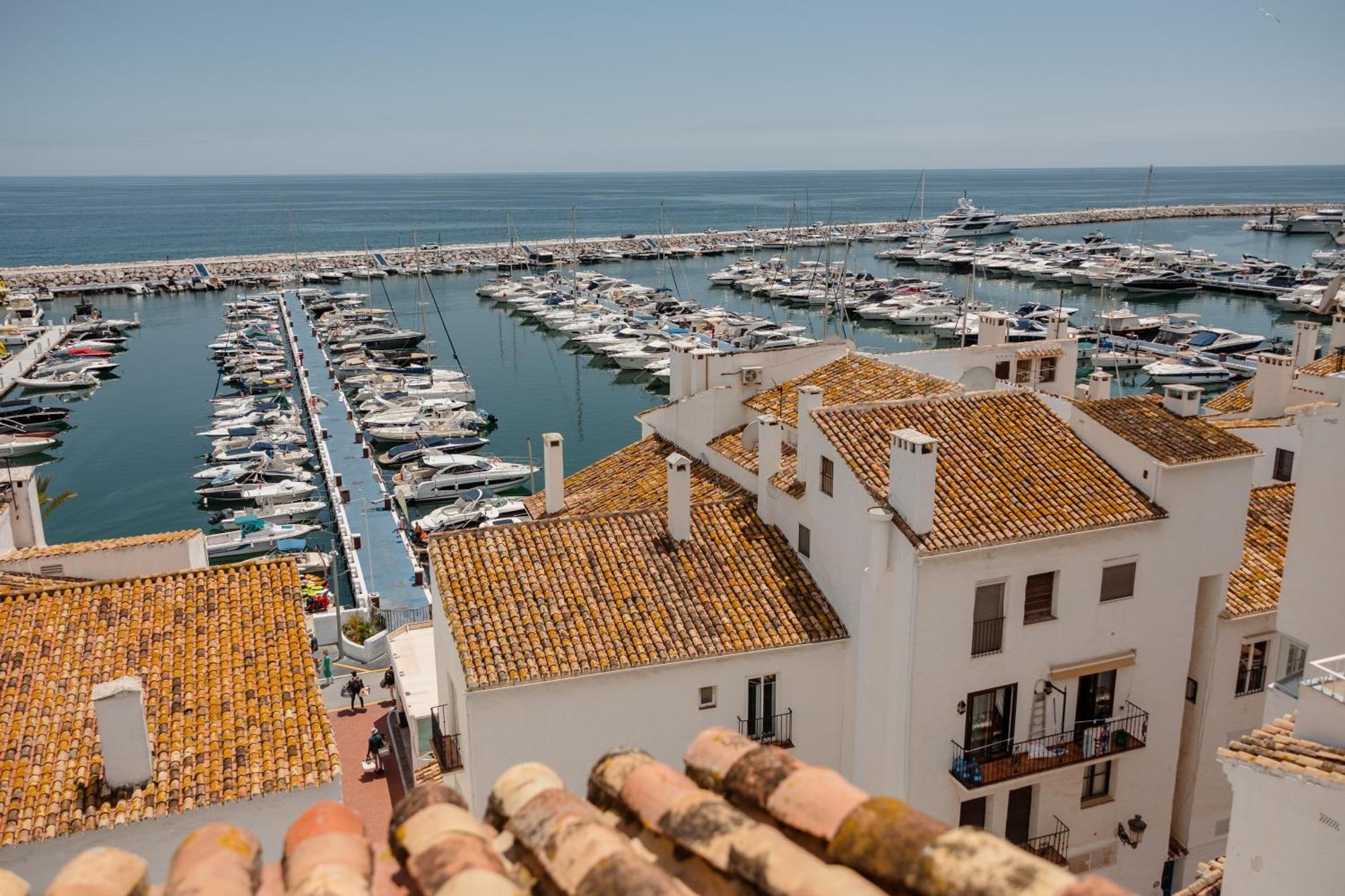 Appartamento Stunning Penthouse With Sea Views And Private Parking In Puerto Banus Marbella