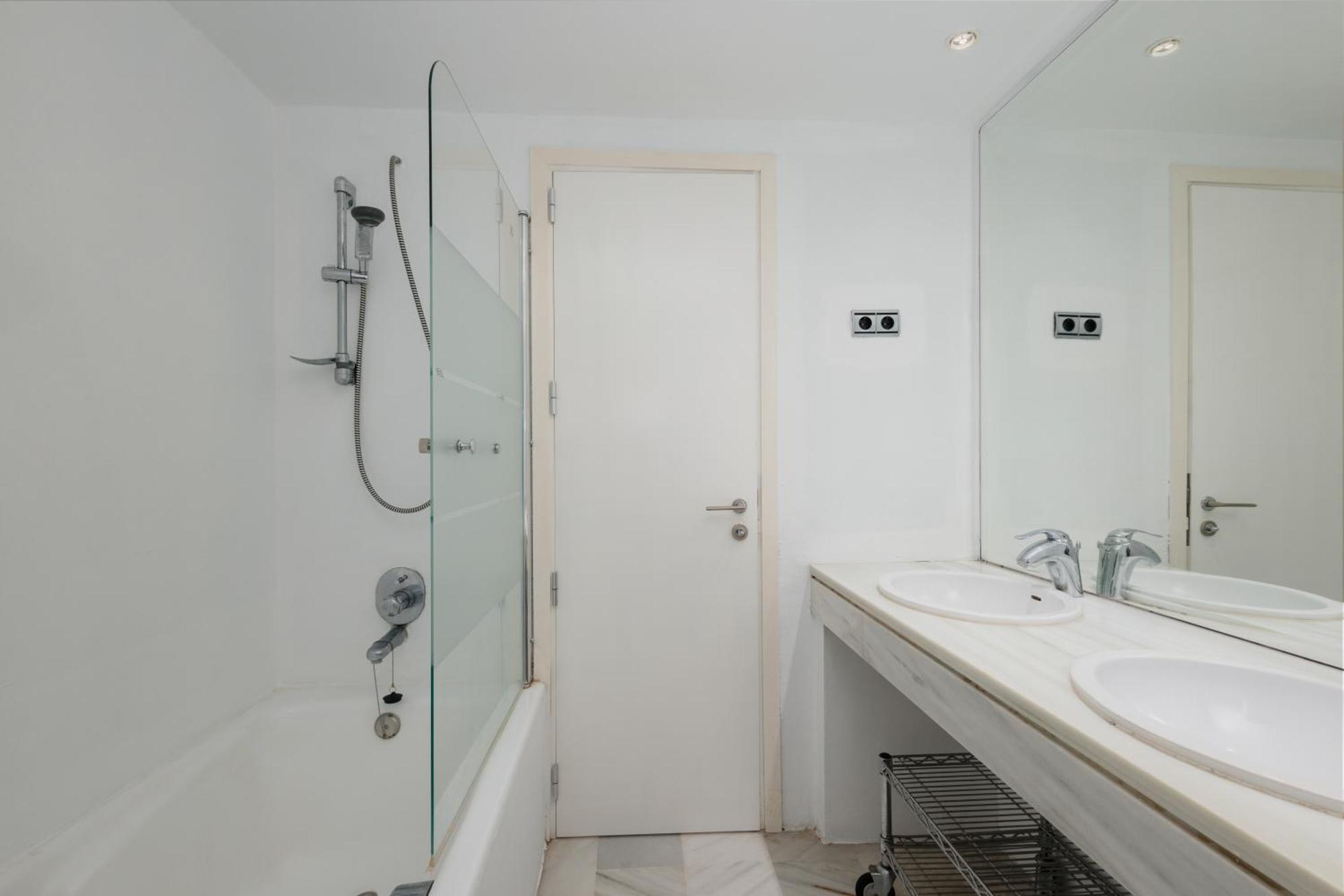 Apartamento Exclusive Penthouse, With Sea And Marina Views And Private Parking, In The Heart Of Puerto Banus