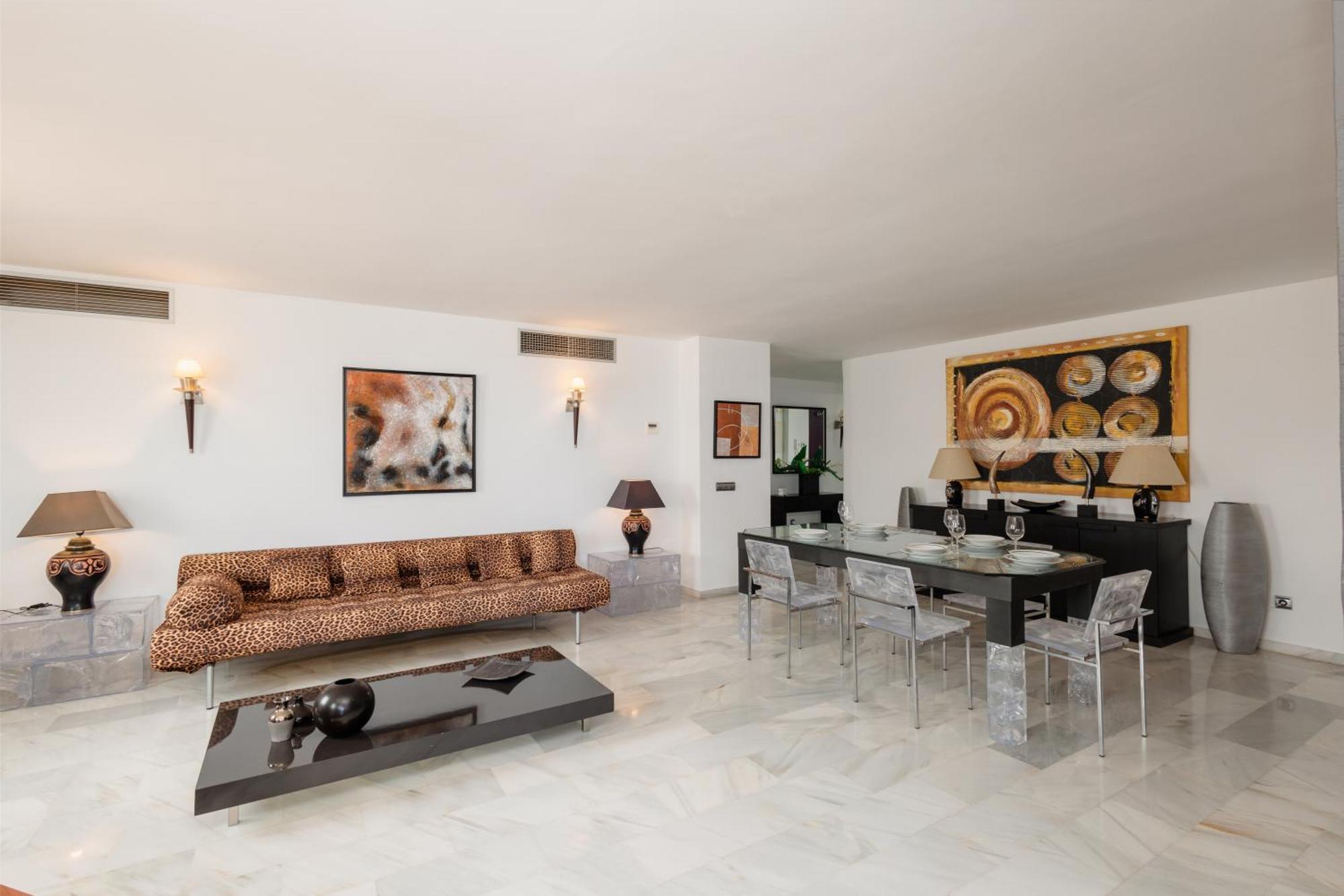 Stunning Penthouse With Sea Views And Private Parking In Puerto Banus