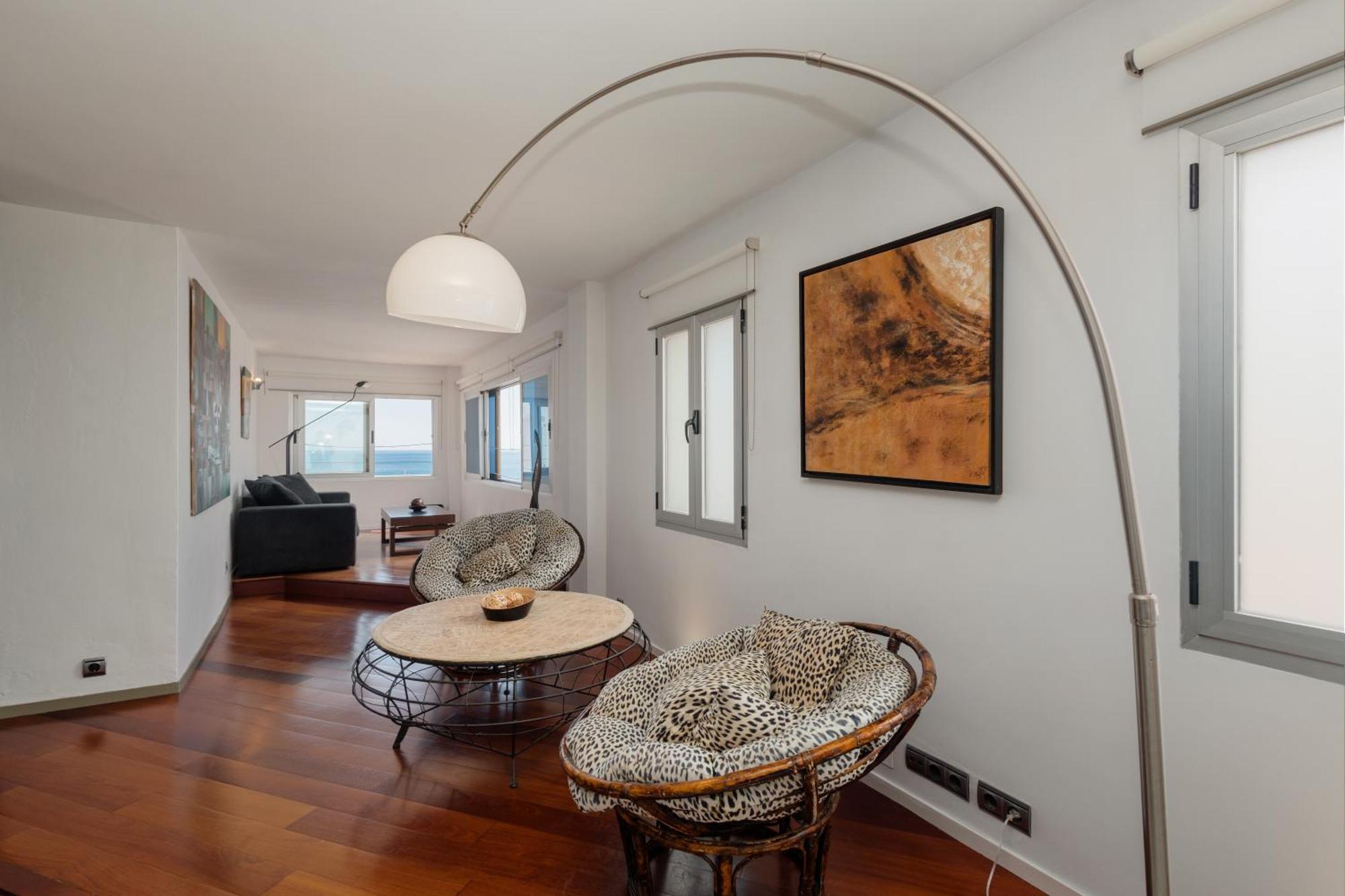 Stunning Penthouse With Sea Views And Private Parking In Puerto Banus Marbella
