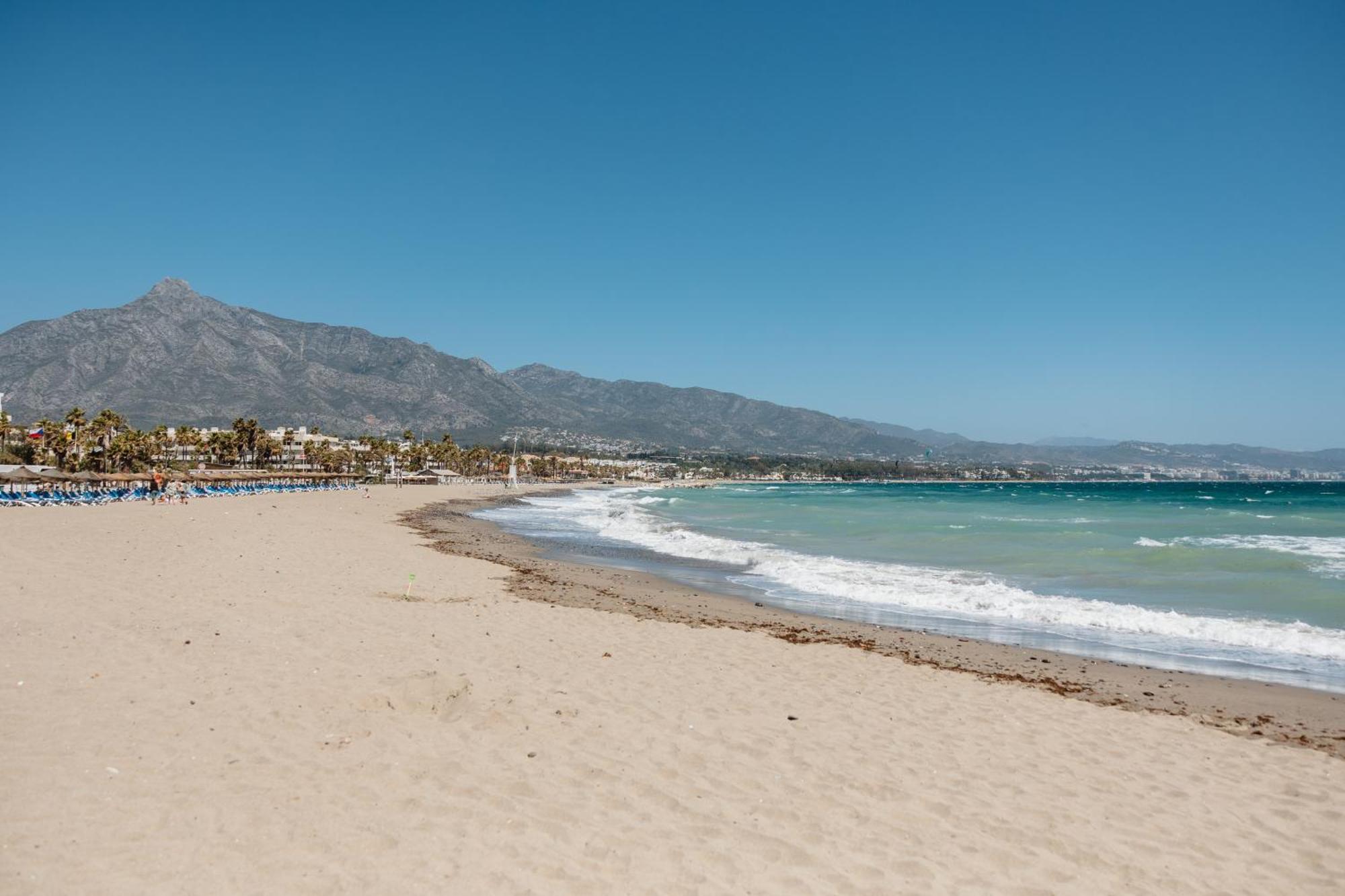 Stunning Penthouse With Sea Views And Private Parking In Puerto Banus