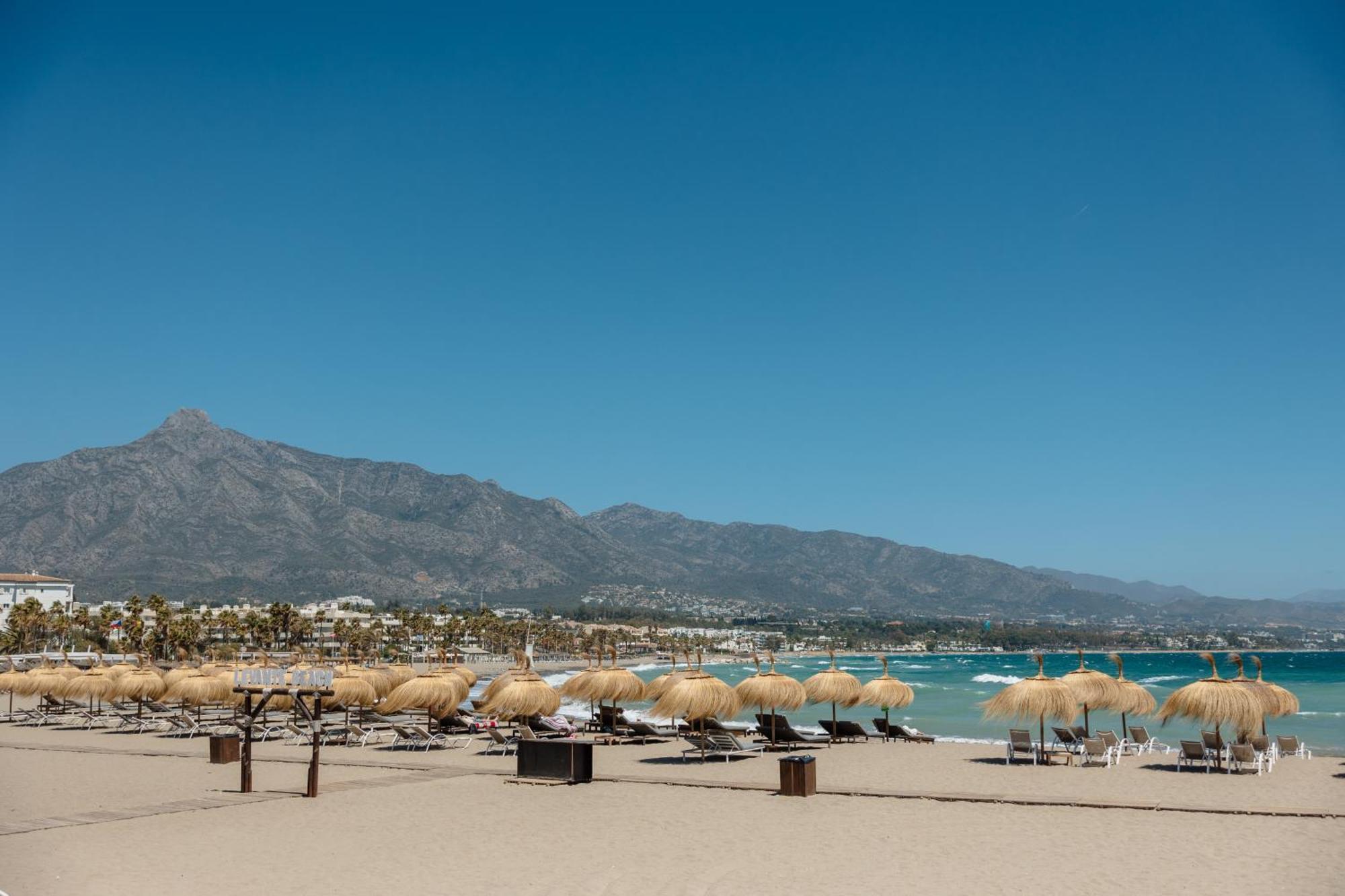 Stunning Penthouse With Sea Views And Private Parking In Puerto Banus Marbella