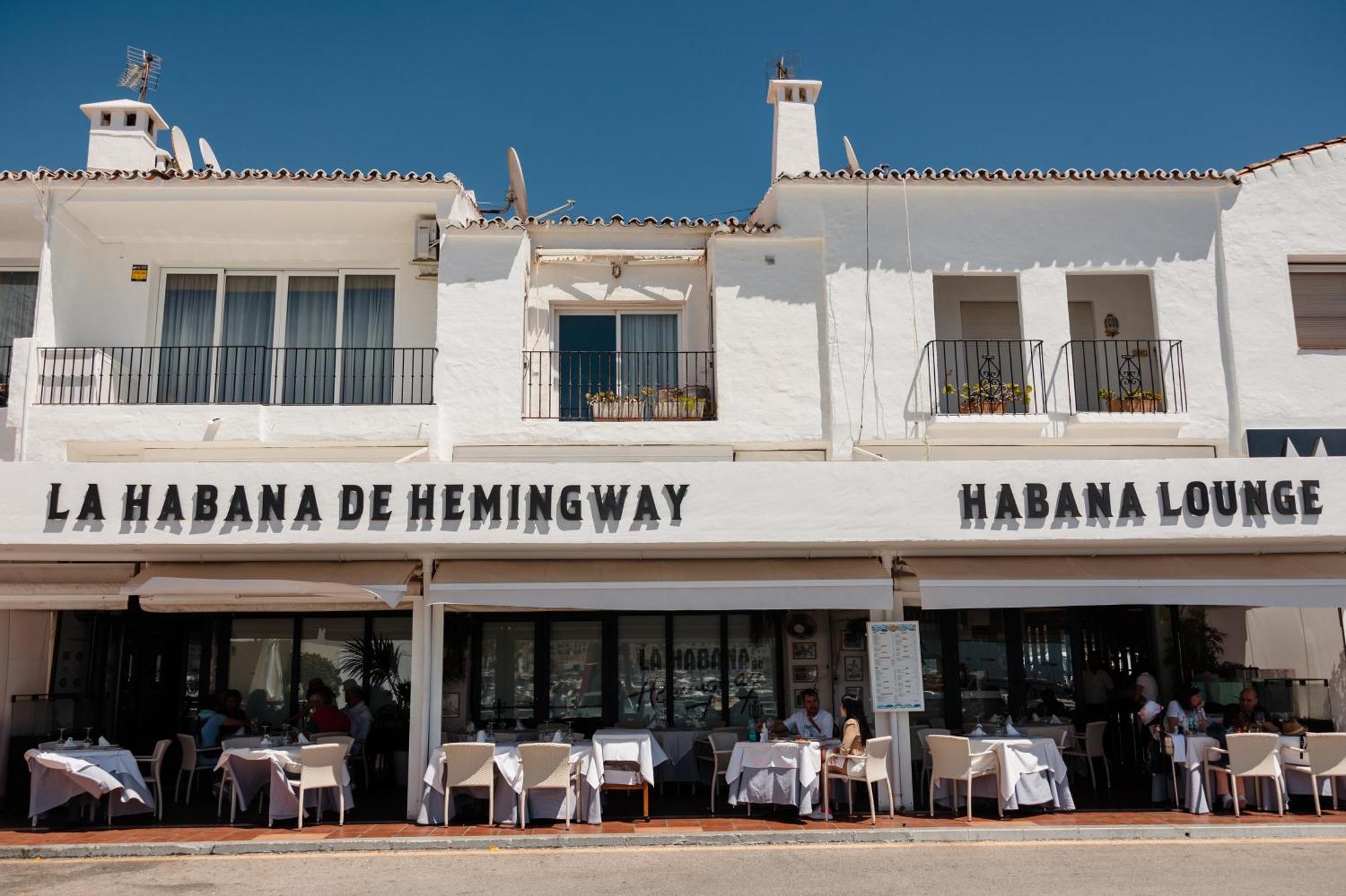 Stunning Penthouse With Sea Views And Private Parking In Puerto Banus Marbella