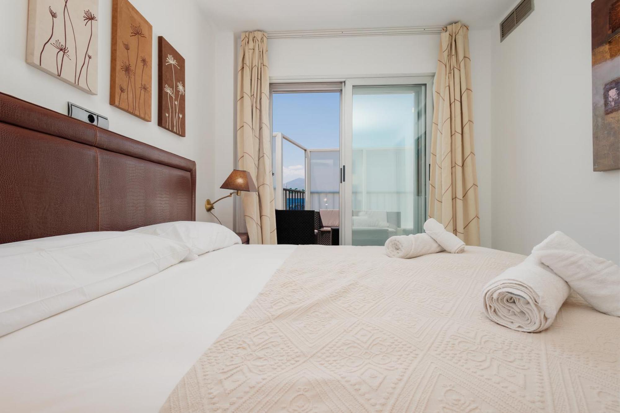 Apartament Stunning Penthouse With Sea Views And Private Parking In Puerto Banus