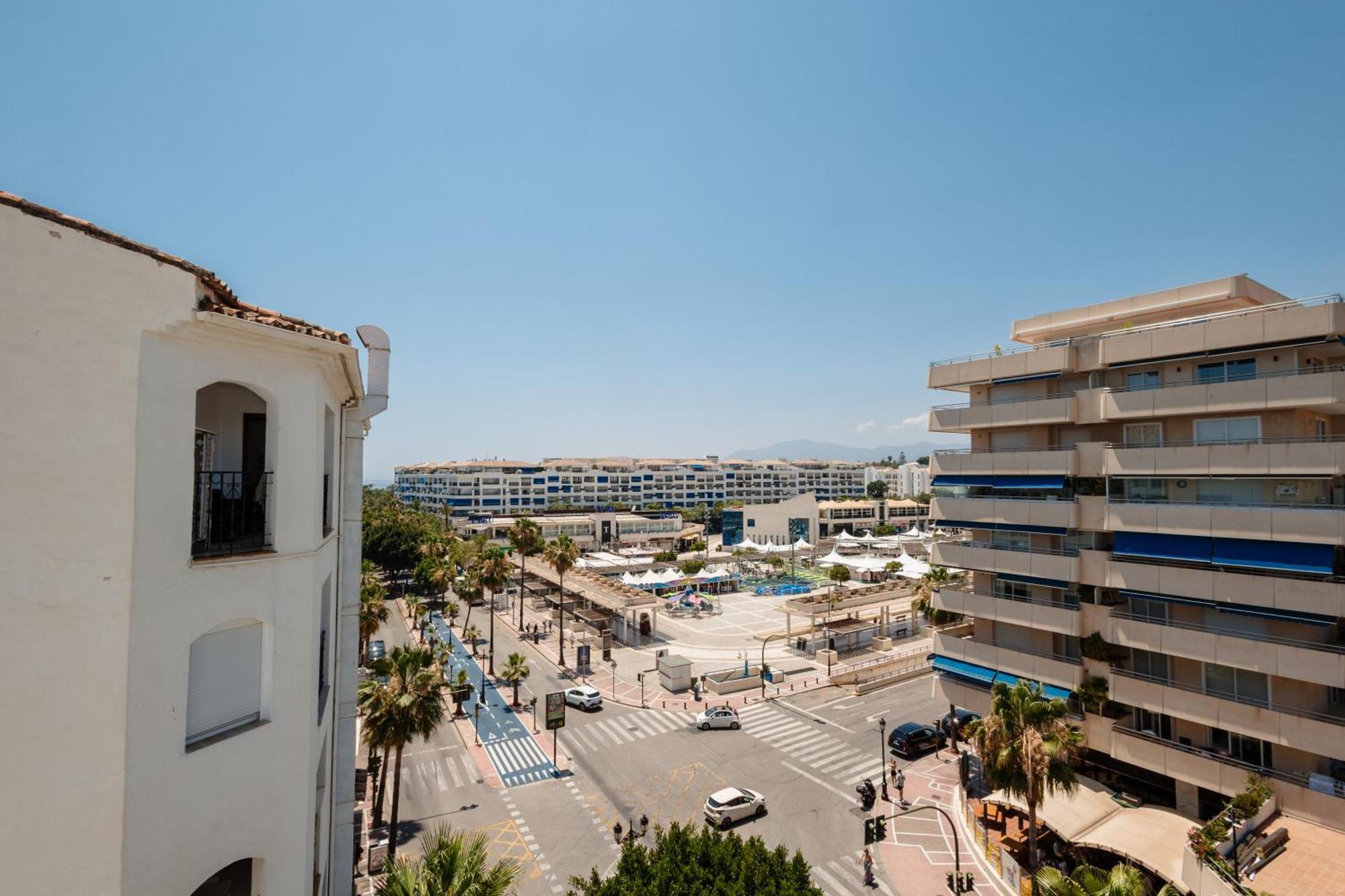 Apartament Stunning Penthouse With Sea Views And Private Parking In Puerto Banus *